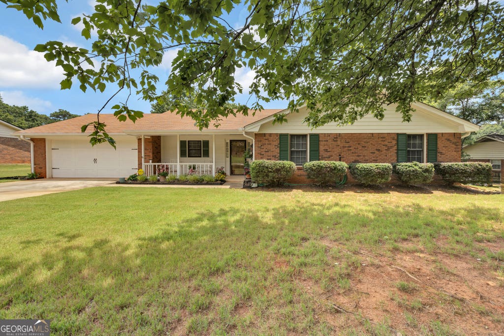 Photo of 3898 Hunters Chase SW, Conyers, GA 30094 (MLS # 10801637)