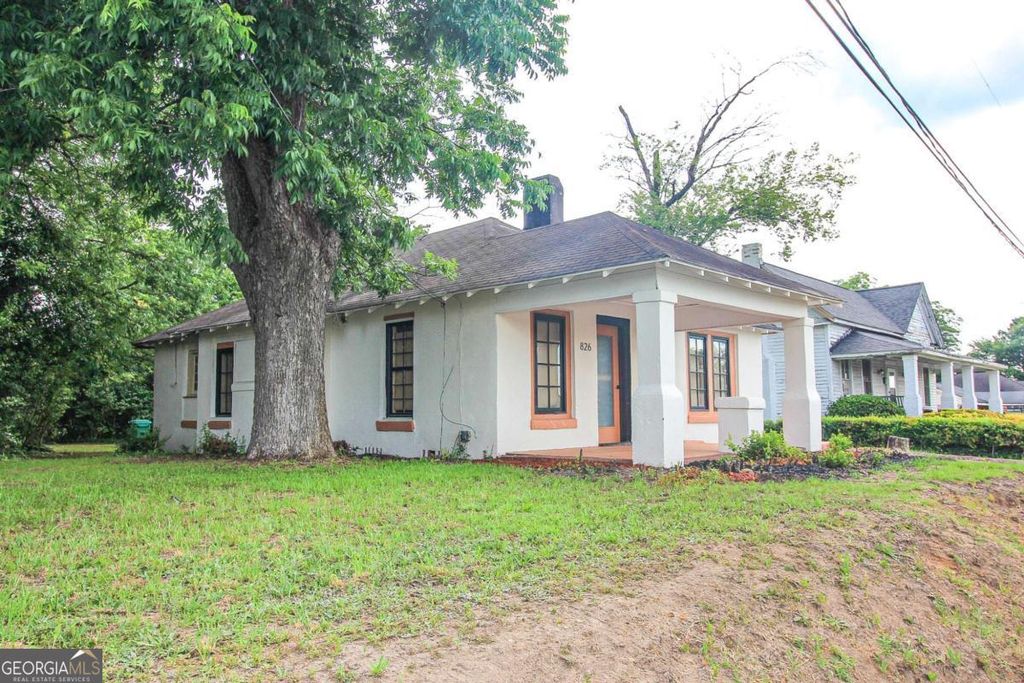 Photo of 826 W Grenada Terrace, Macon, GA 31206 (MLS # 10663802)