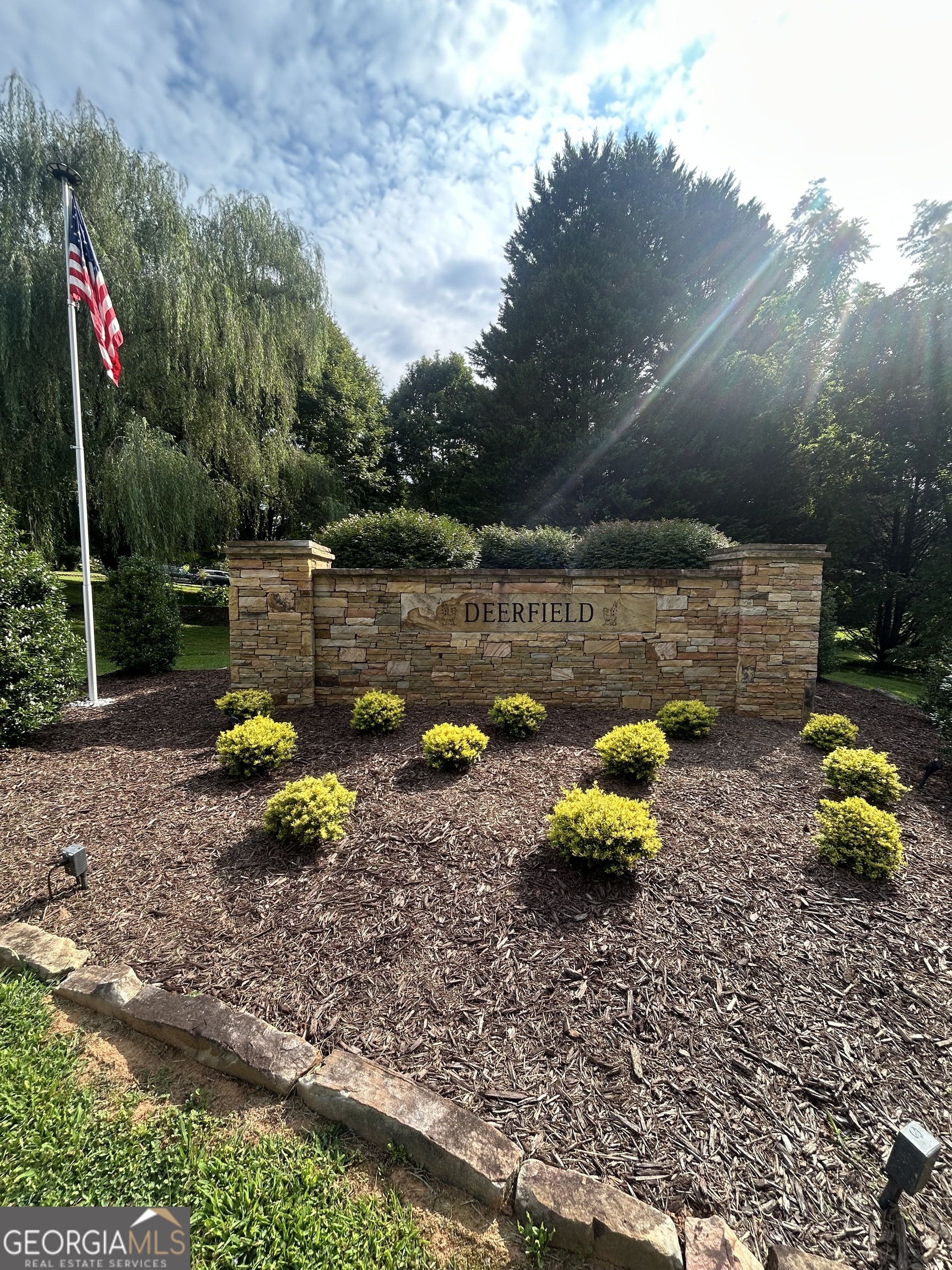 623 Deerfield DR