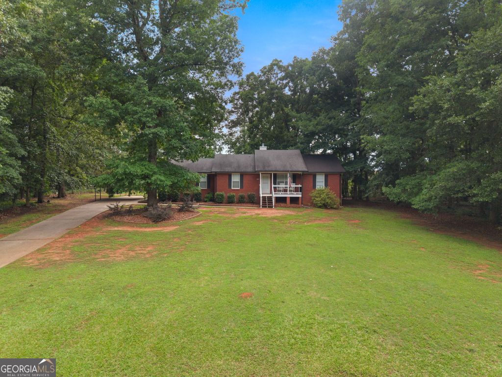 Photo of 173 Southridge Dr, Locust Grove, GA 30248 (MLS # 10772624)