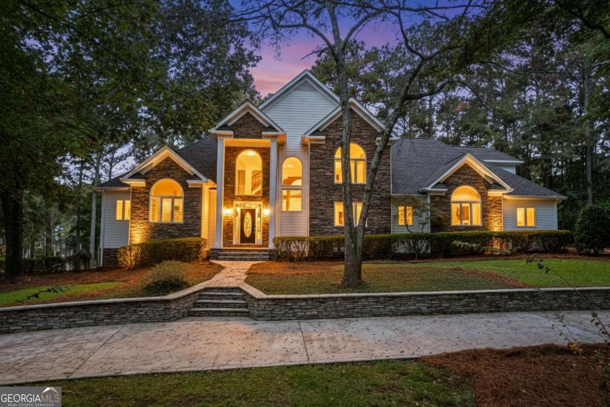 1001 Shoal Creek CT