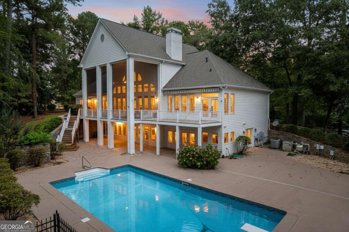 1001 Shoal Creek CT