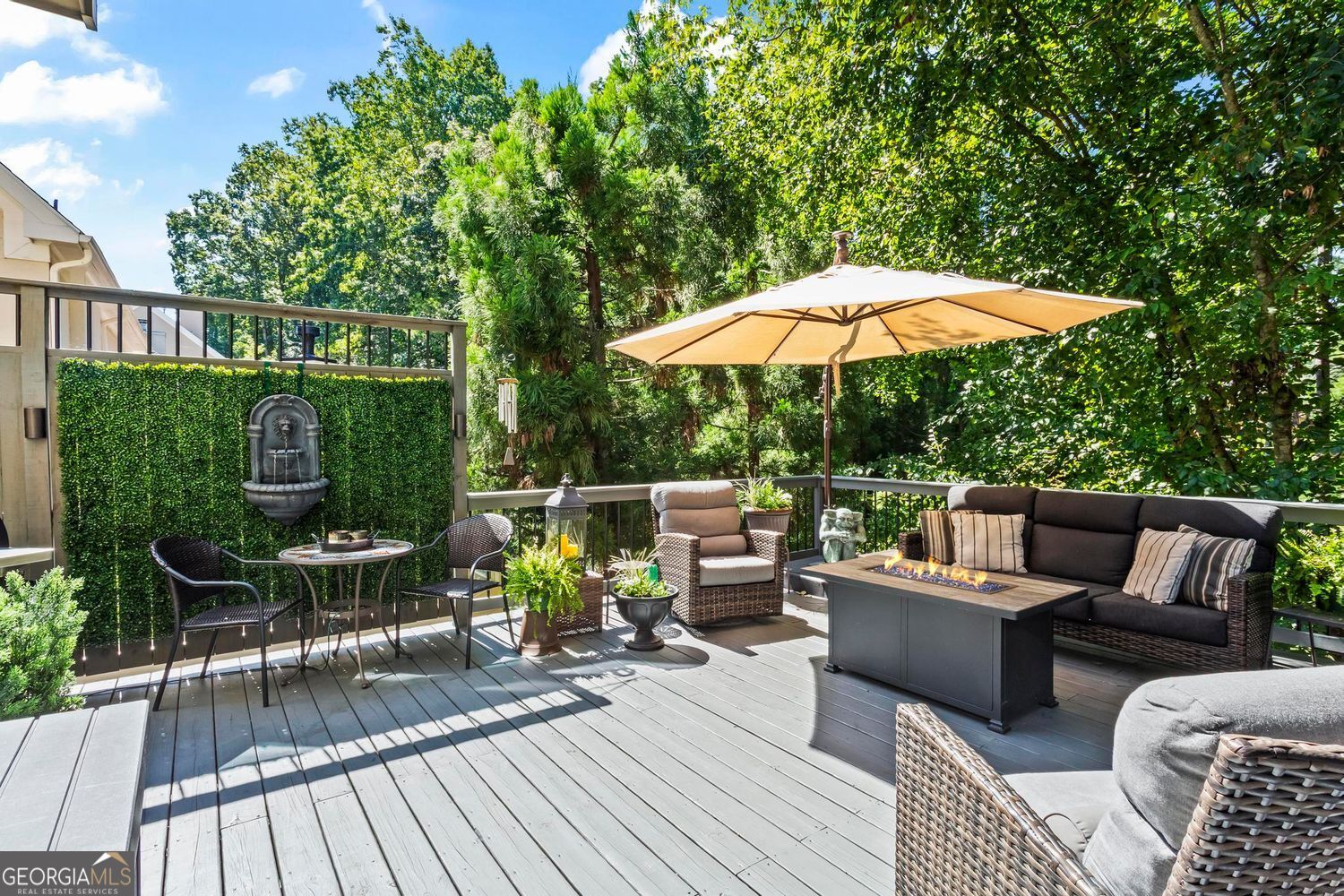 Alpharetta, Georgia 30005, United States, 4 Bedrooms Bedrooms, ,5 BathroomsBathrooms,Residential,Active,200339