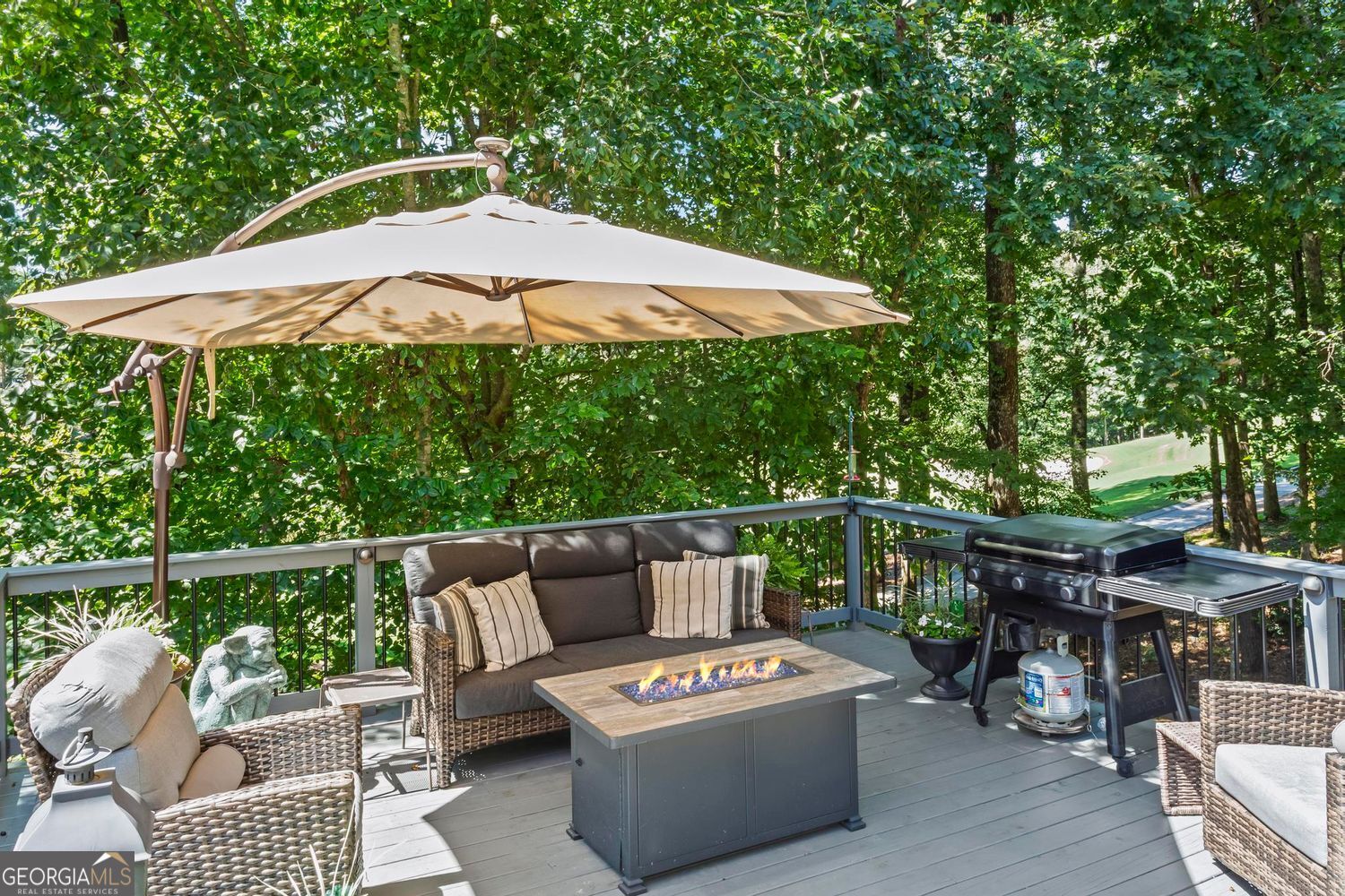 Alpharetta, Georgia 30005, United States, 4 Bedrooms Bedrooms, ,5 BathroomsBathrooms,Residential,Active,200339