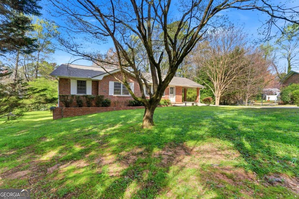 Photo of 2567 Creston Way, Morrow, GA 30260 (MLS # 10711395)