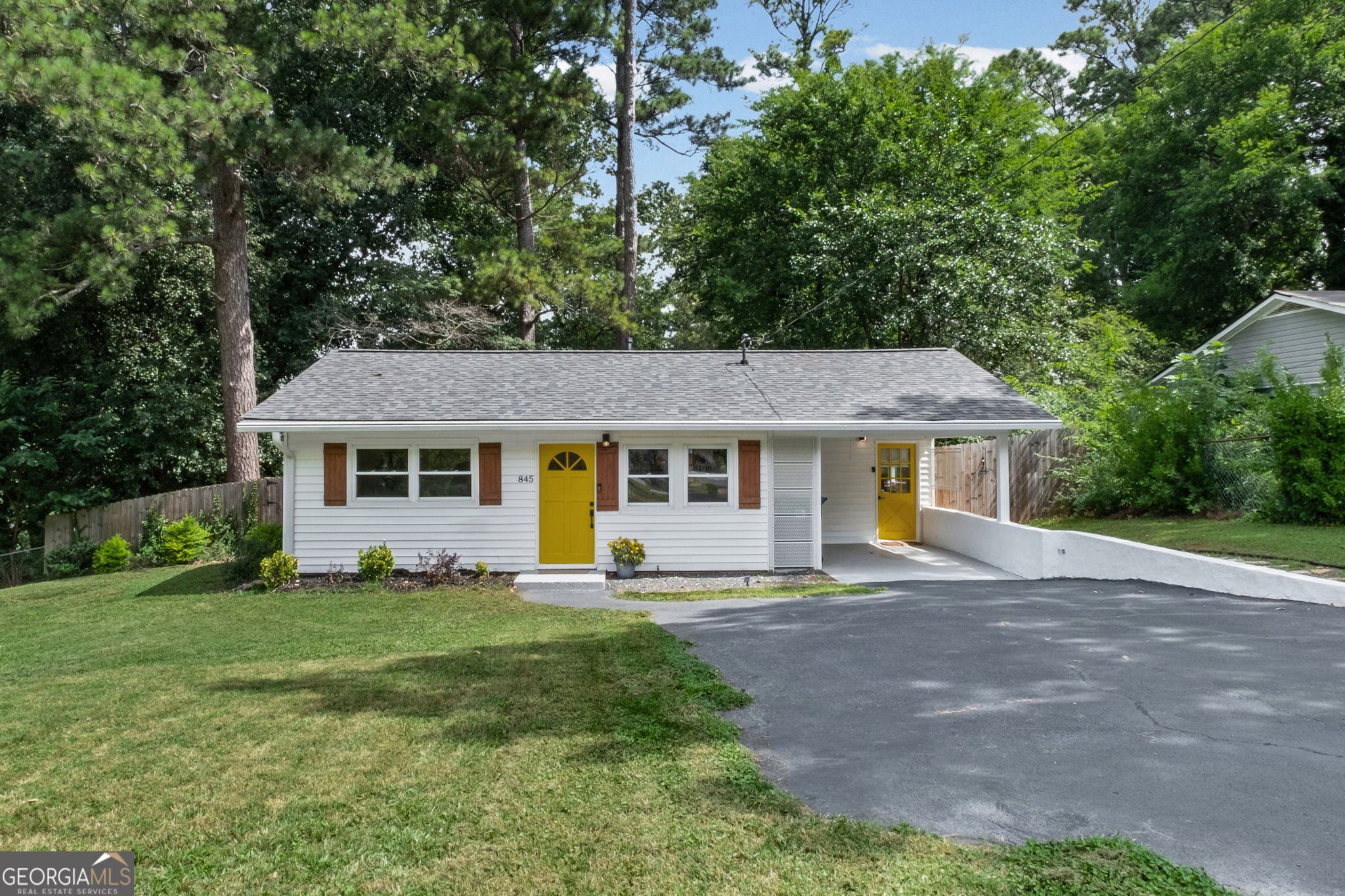 845 Chrysler AVE SE