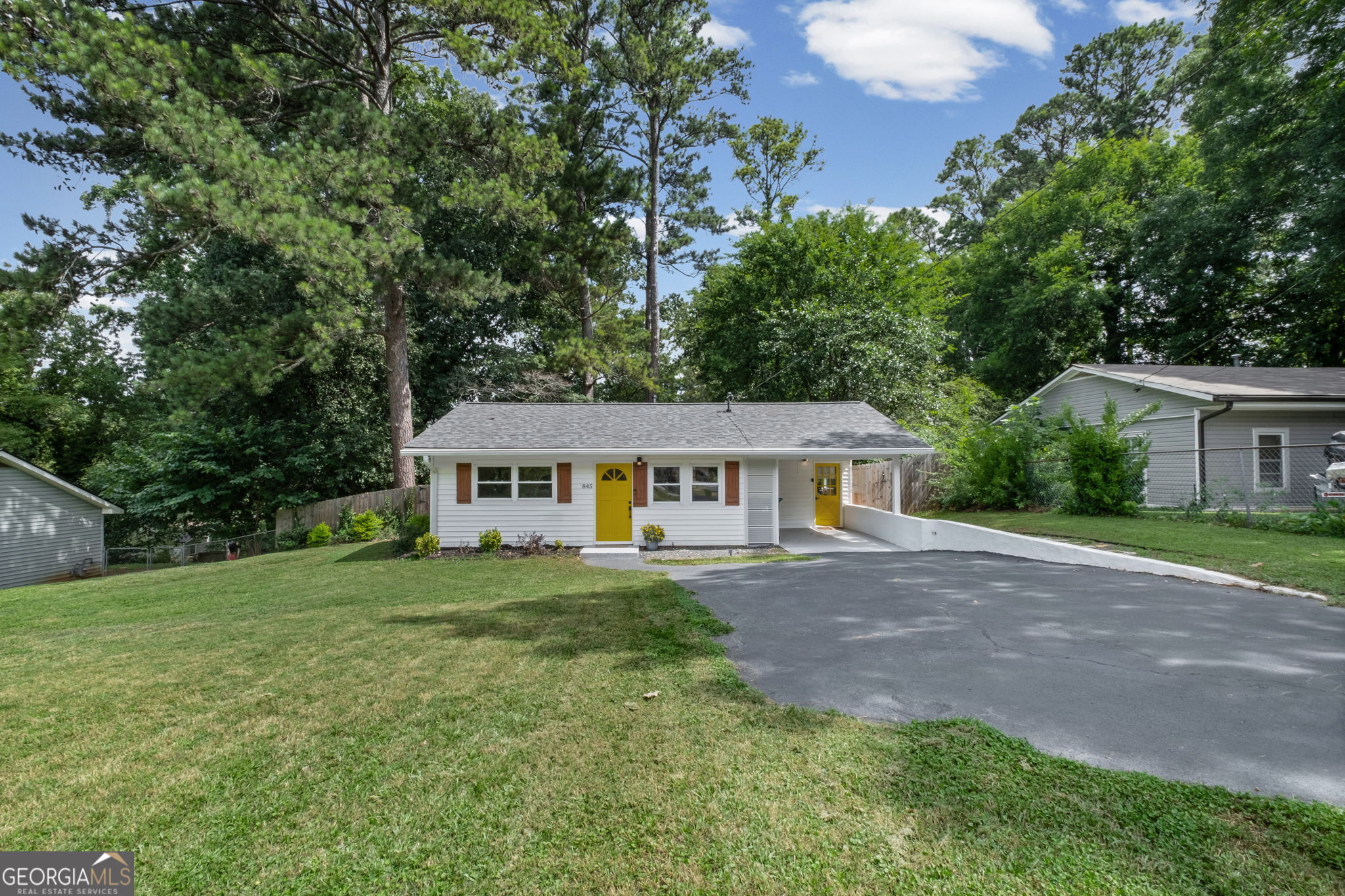 845 Chrysler AVE SE
