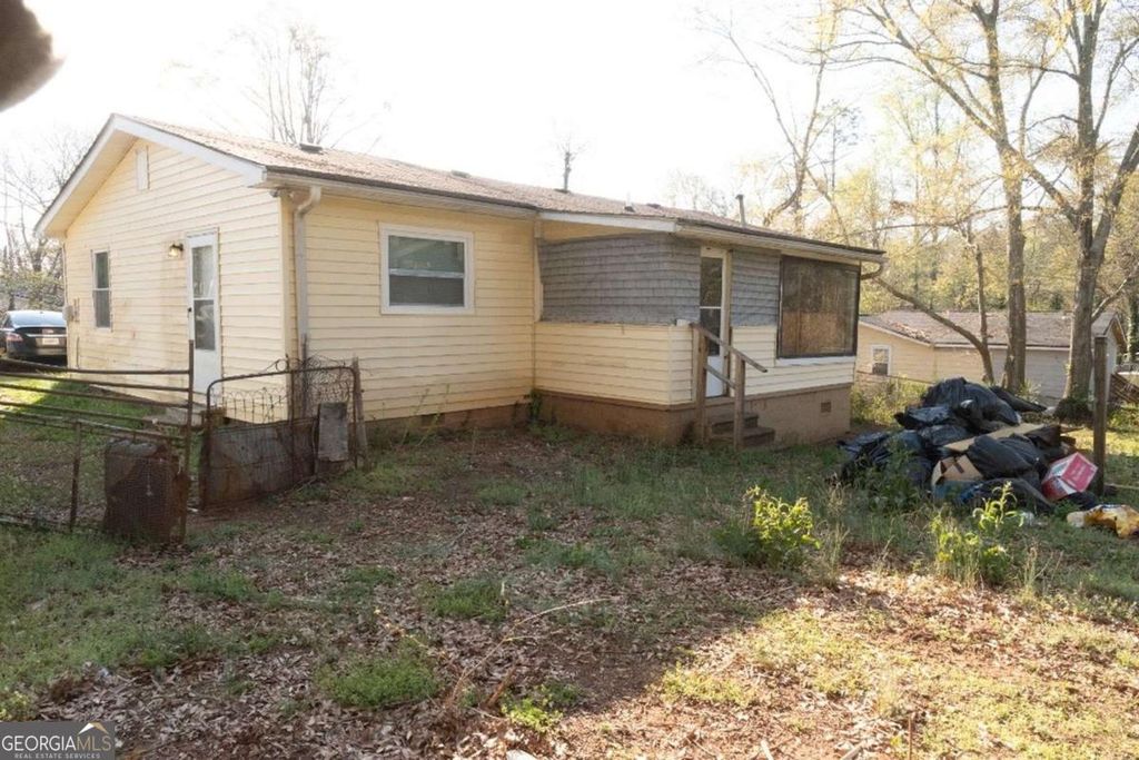 Photo of 1323 S Lee Street, Griffin, GA 30223 (MLS # 10716198)