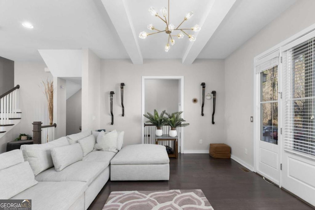 Photo of 823 Canterbury Overlook, Atlanta, GA 30324 (MLS # 10693412)