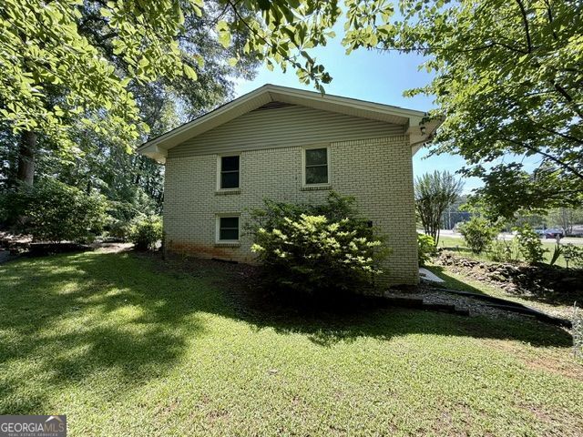 1394 Flat Shoals RD