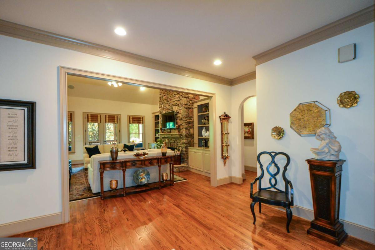 4880 Cecilia SQ