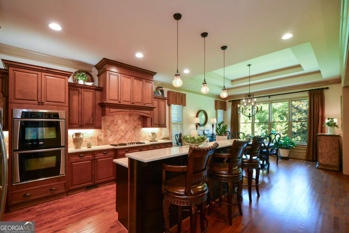 4880 Cecilia SQ