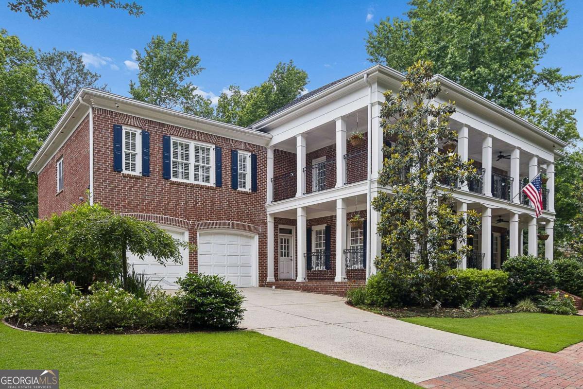 3138 E Addison DR