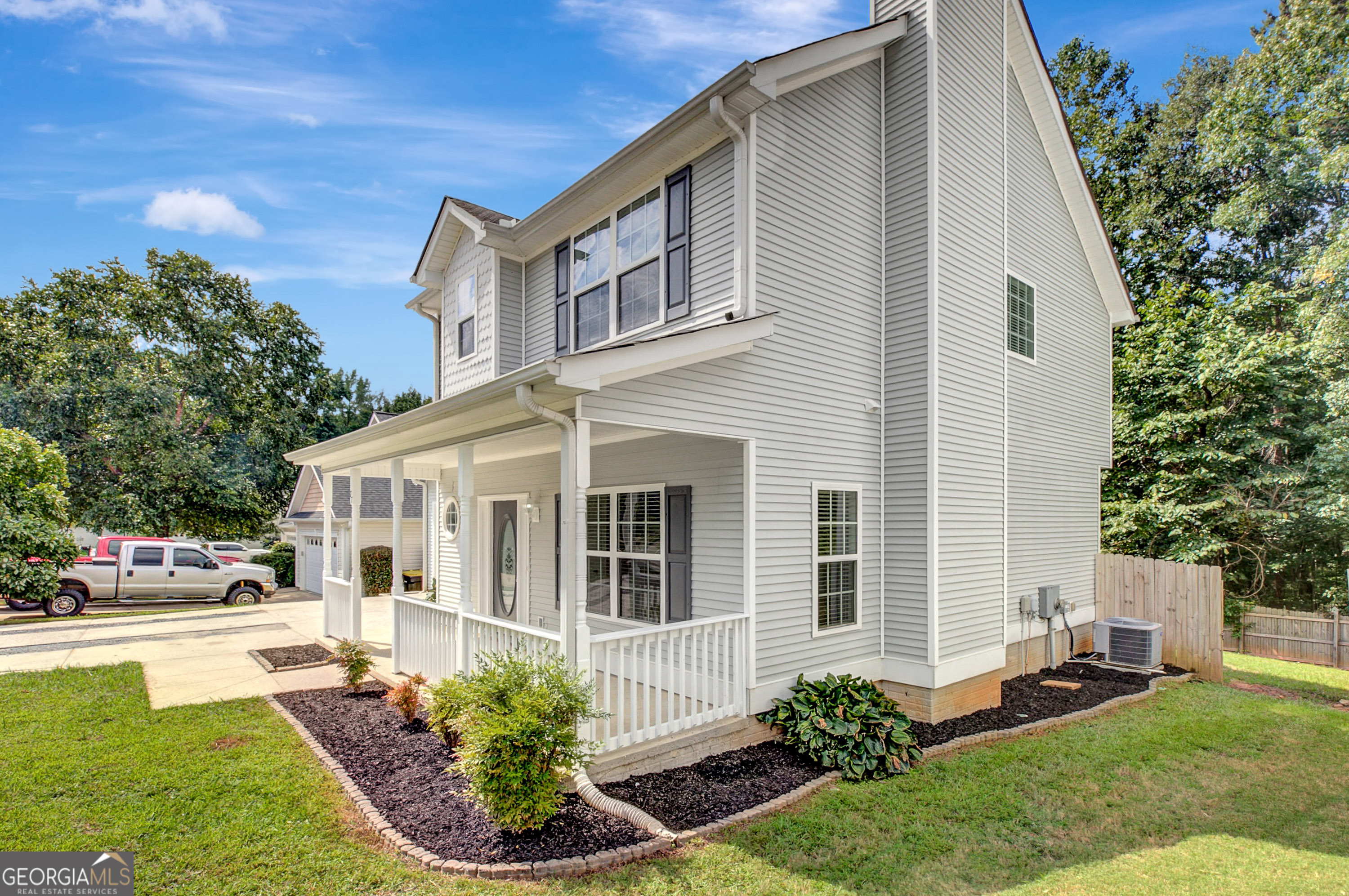 77 Crescent ST
