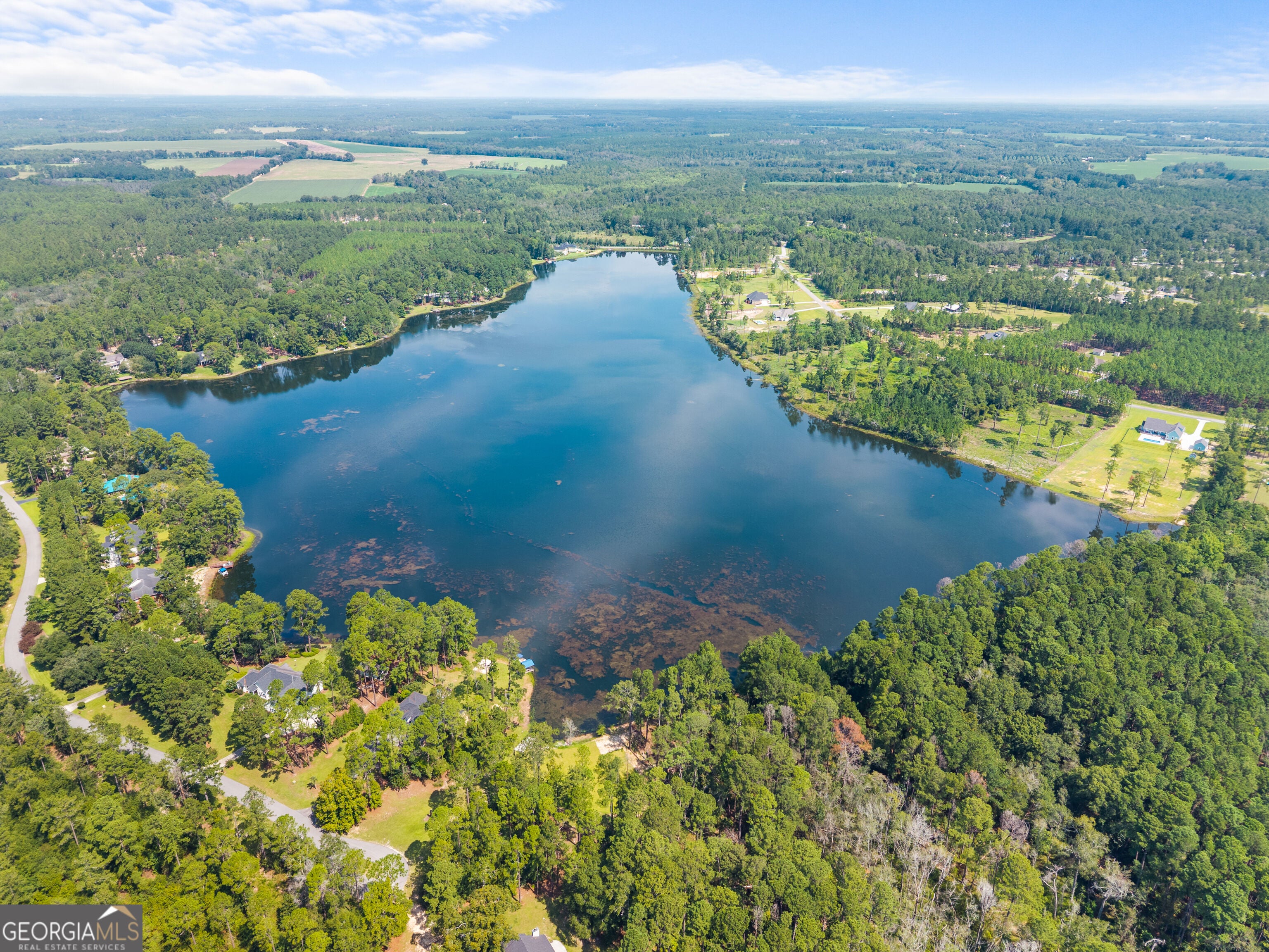 122 E Lake DR