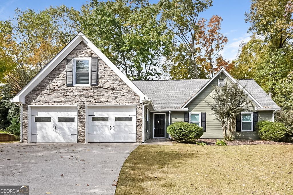 Photo of 4969 Abbotts Glen Trail NW, Acworth, GA 30101 (MLS # 10659037)