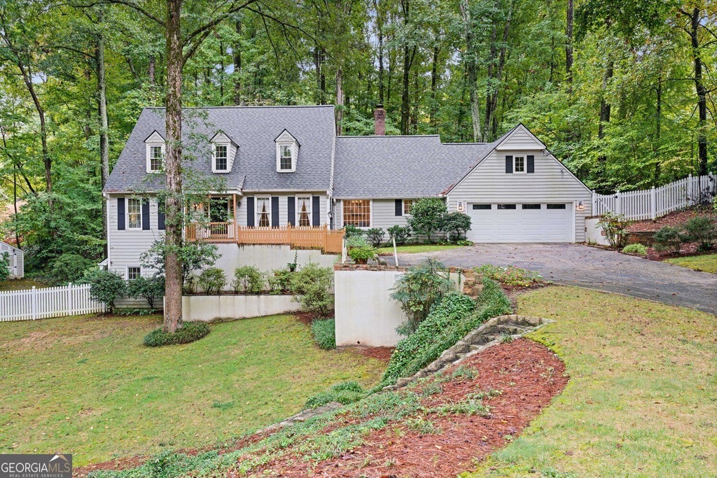 Photo of 260 Burdette Road NW, Sandy Springs, GA 30327 (MLS # 10869731)