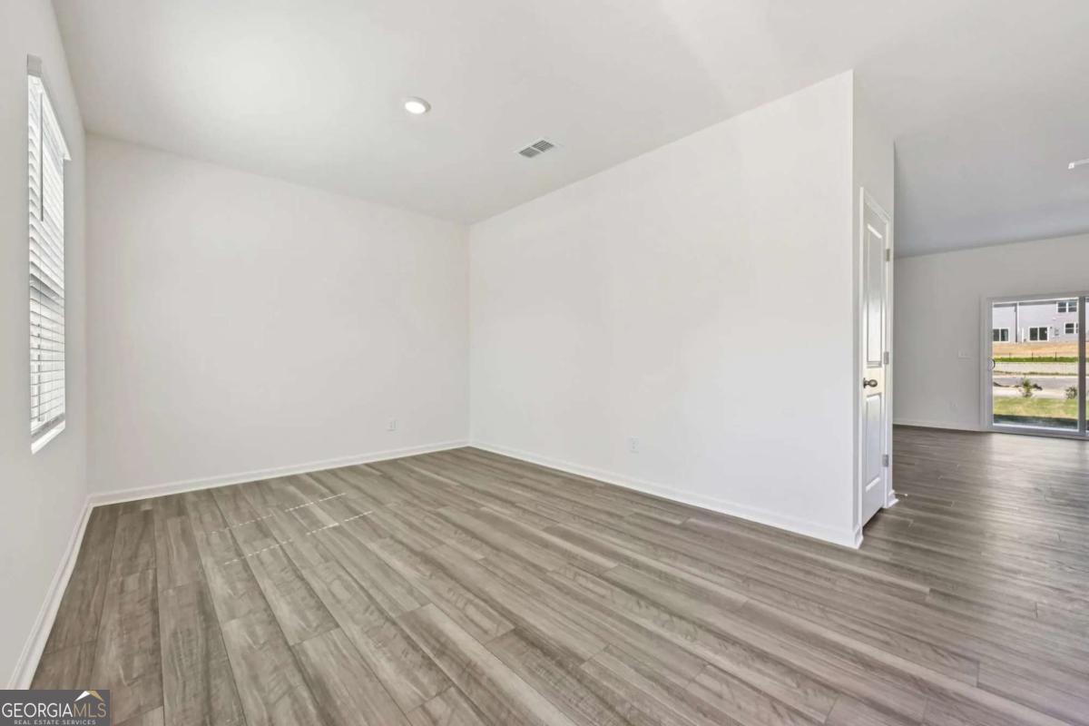 88 Ellenore DR