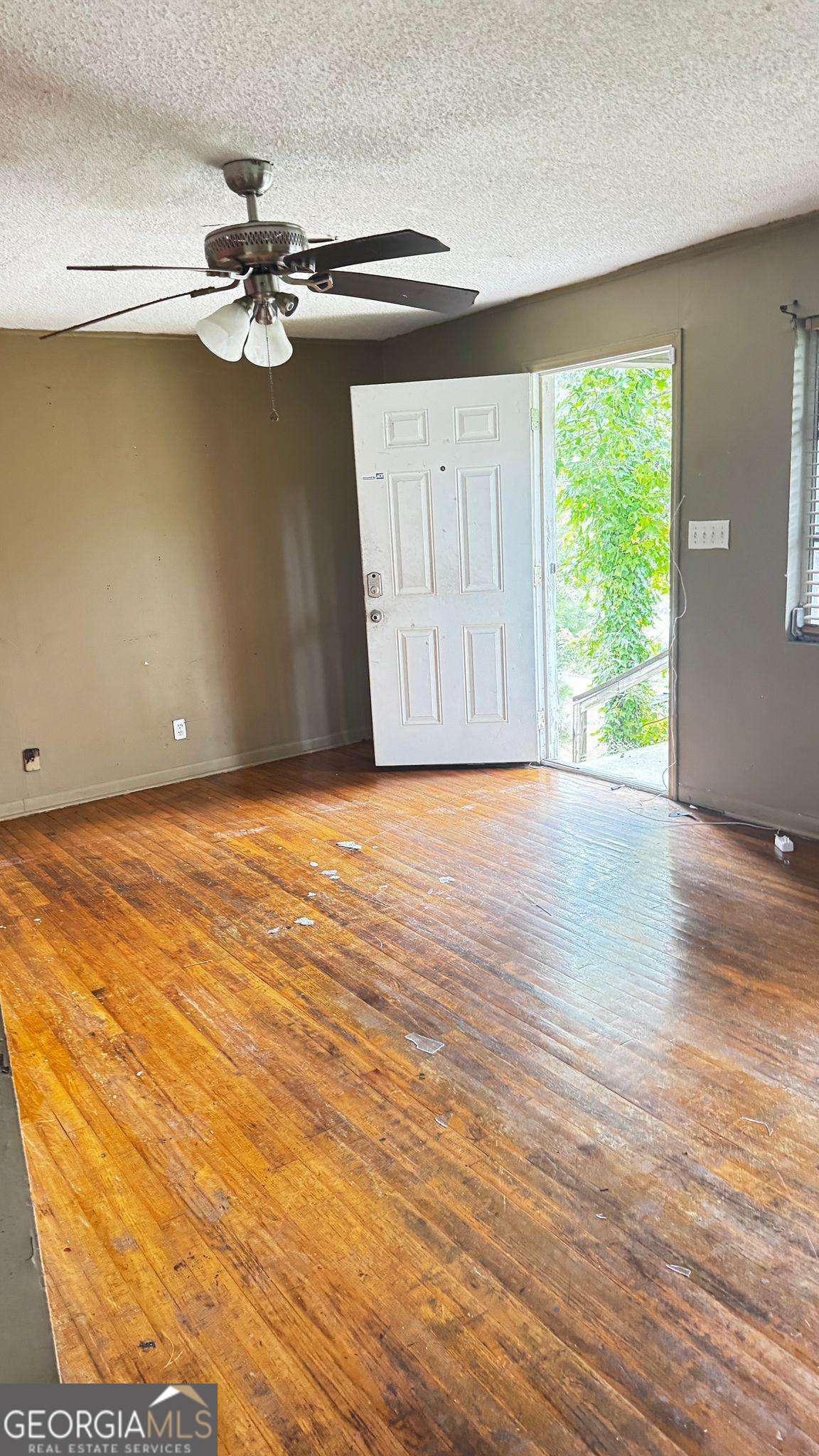 4311 Ashland DR