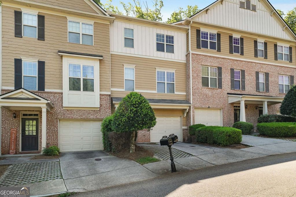 Photo of 1798 Oakbrook Lane NW #8, Kennesaw, GA 30152 (MLS # 10796391)