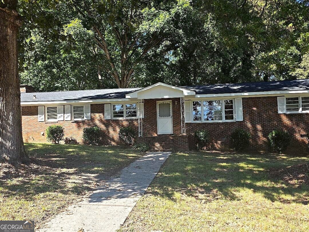 411 Dewberry LN SE