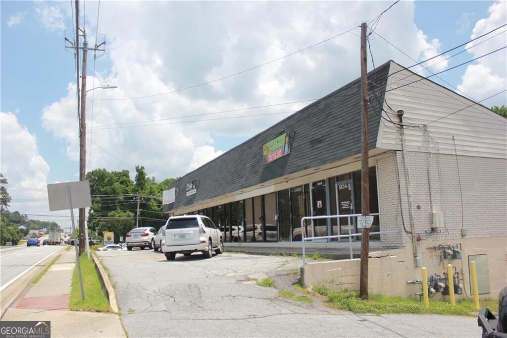 5634 Buford HWY