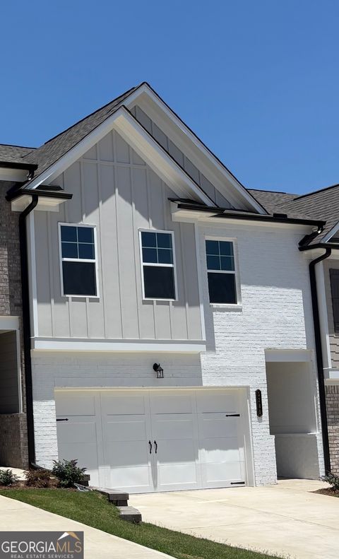 5286 Fox Den RD Oakwood GA 30566