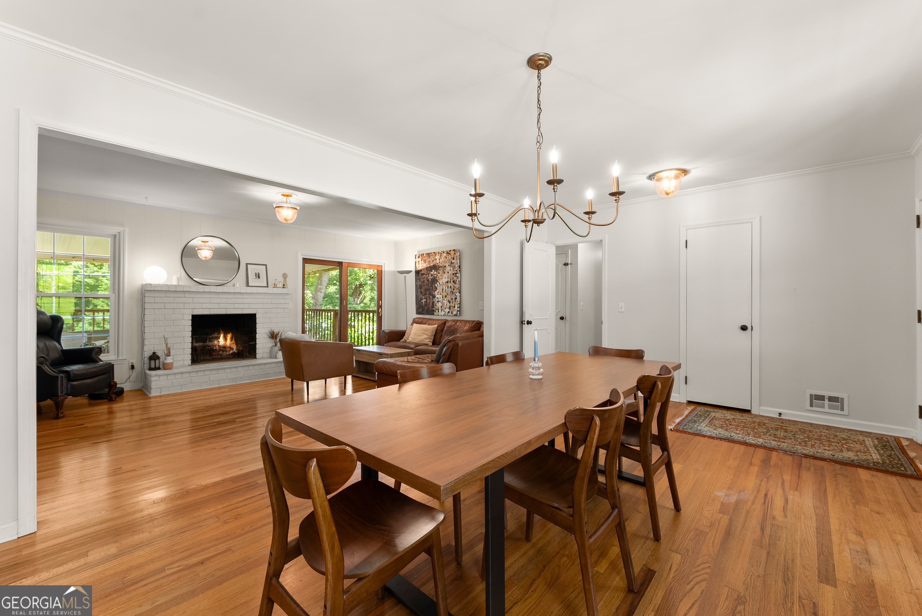 660 Crestview TER
