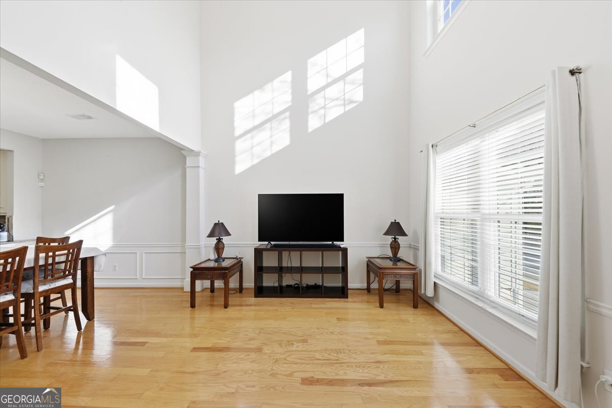 213 Kenninghall LN SE