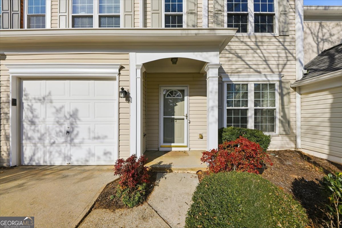 213 Kenninghall LN SE