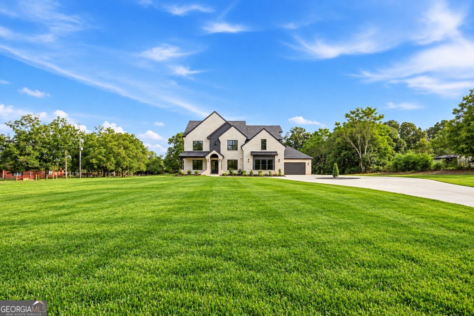 931 Stewart RD