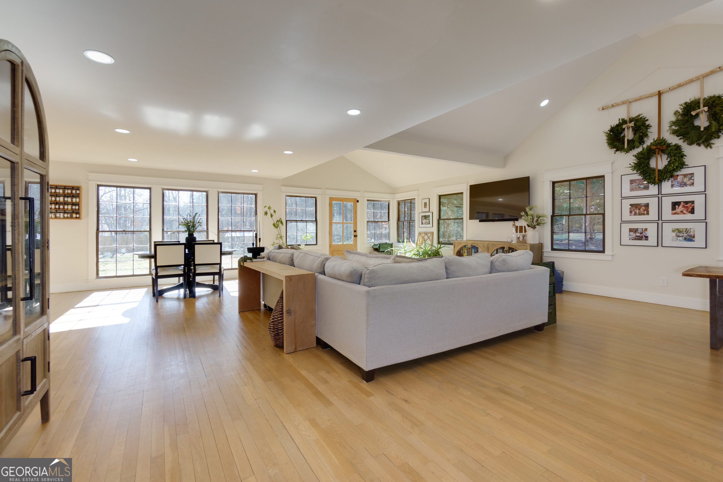 Cumming, Georgia 30041, United States, 4 Bedrooms Bedrooms, ,3 BathroomsBathrooms,Residential,Active,84649