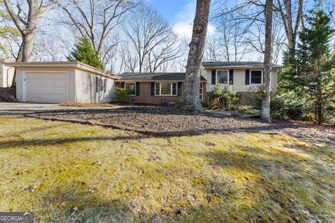 Photo of 825 Beverly Drive, Gainesville, GA 30501 (MLS # 10599847)
