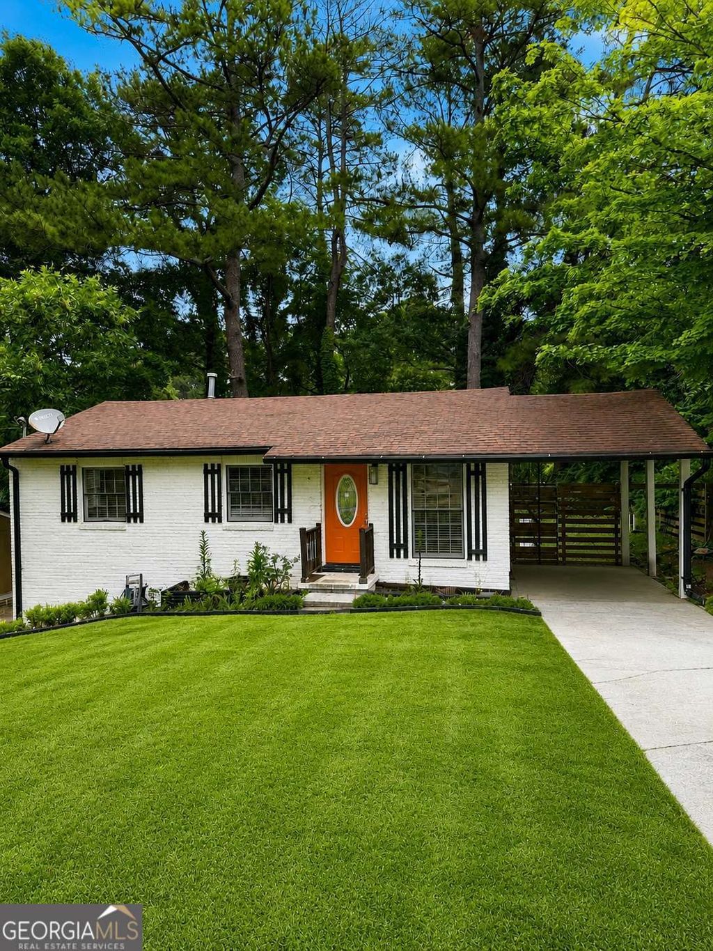 Photo of 437 Fairlock Lane NW, Atlanta, GA 30331 (MLS # 10769406)