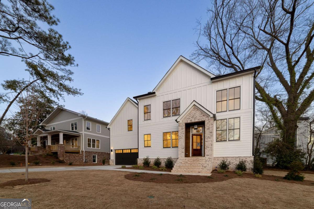 581 Sherwood RD NE