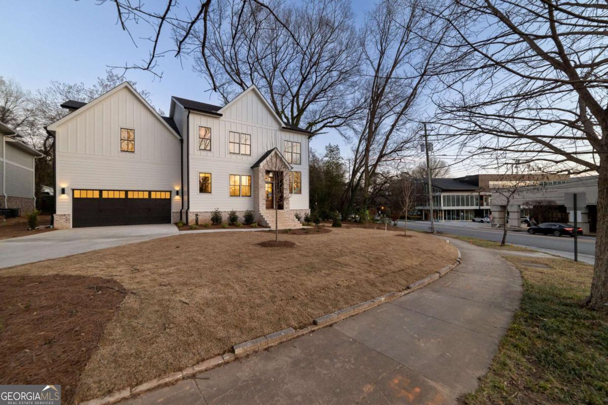 581 Sherwood RD NE