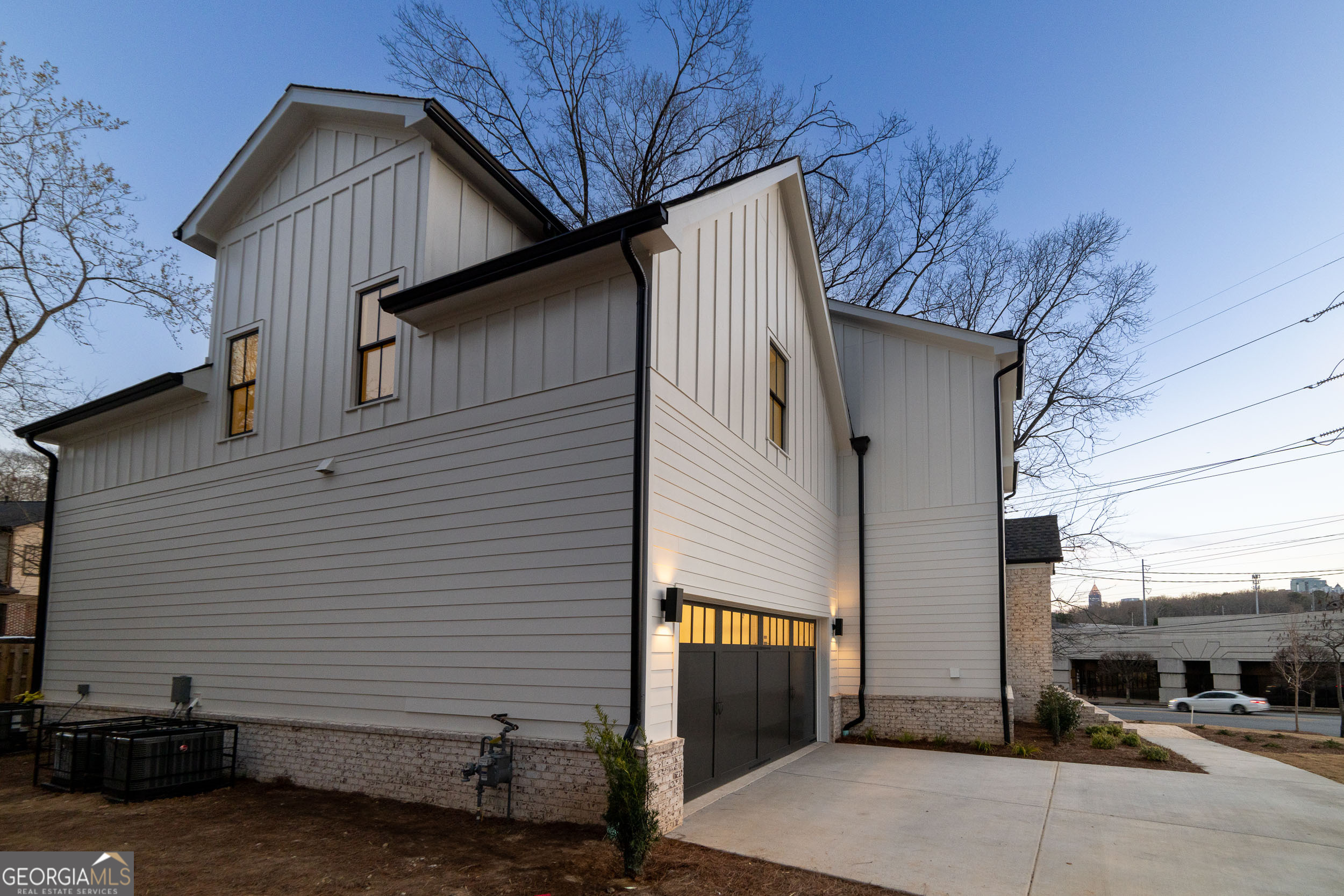 581 Sherwood RD NE