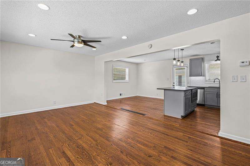 2497 Whites Mill Ln