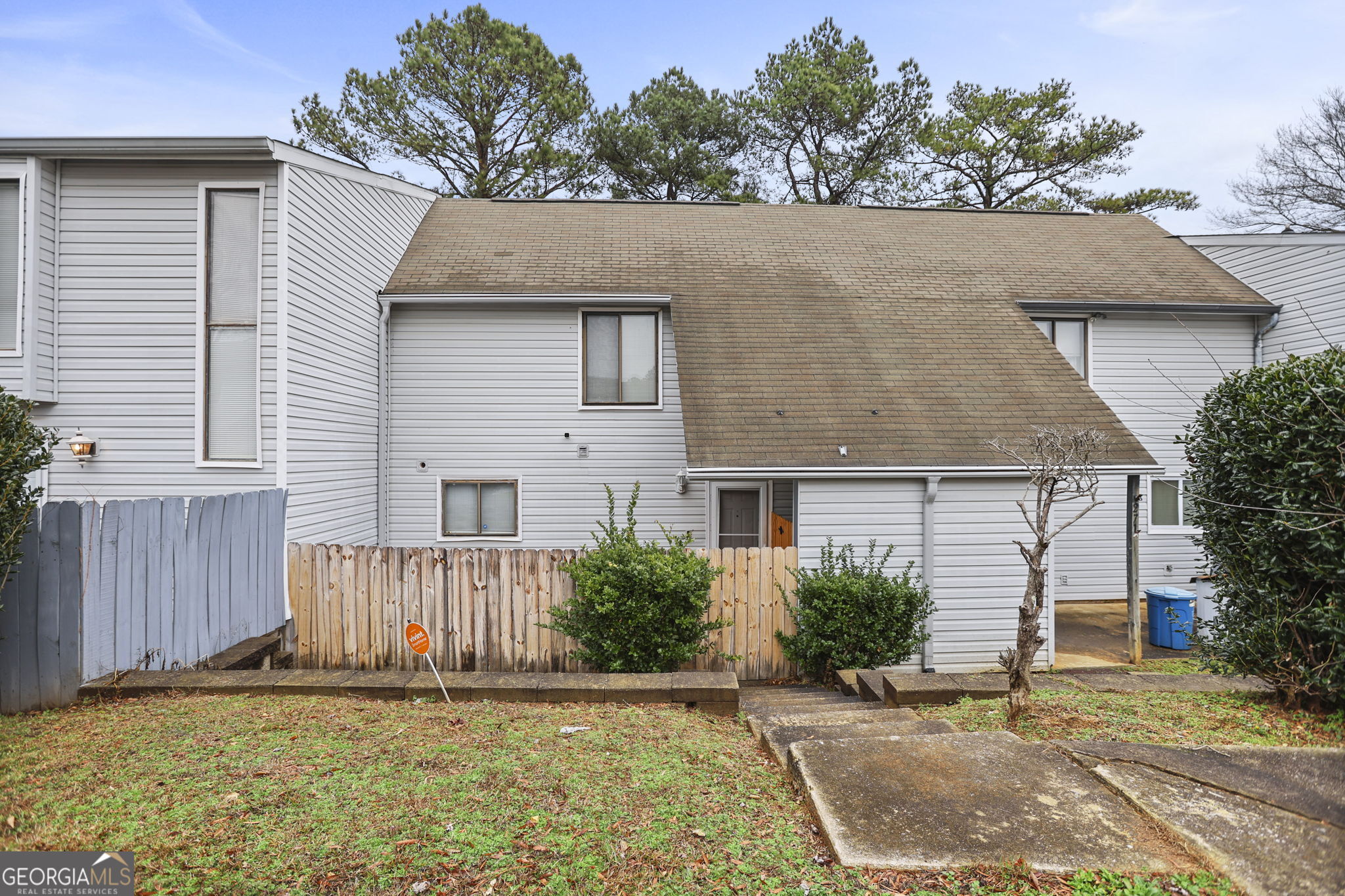 273 Country Club DR