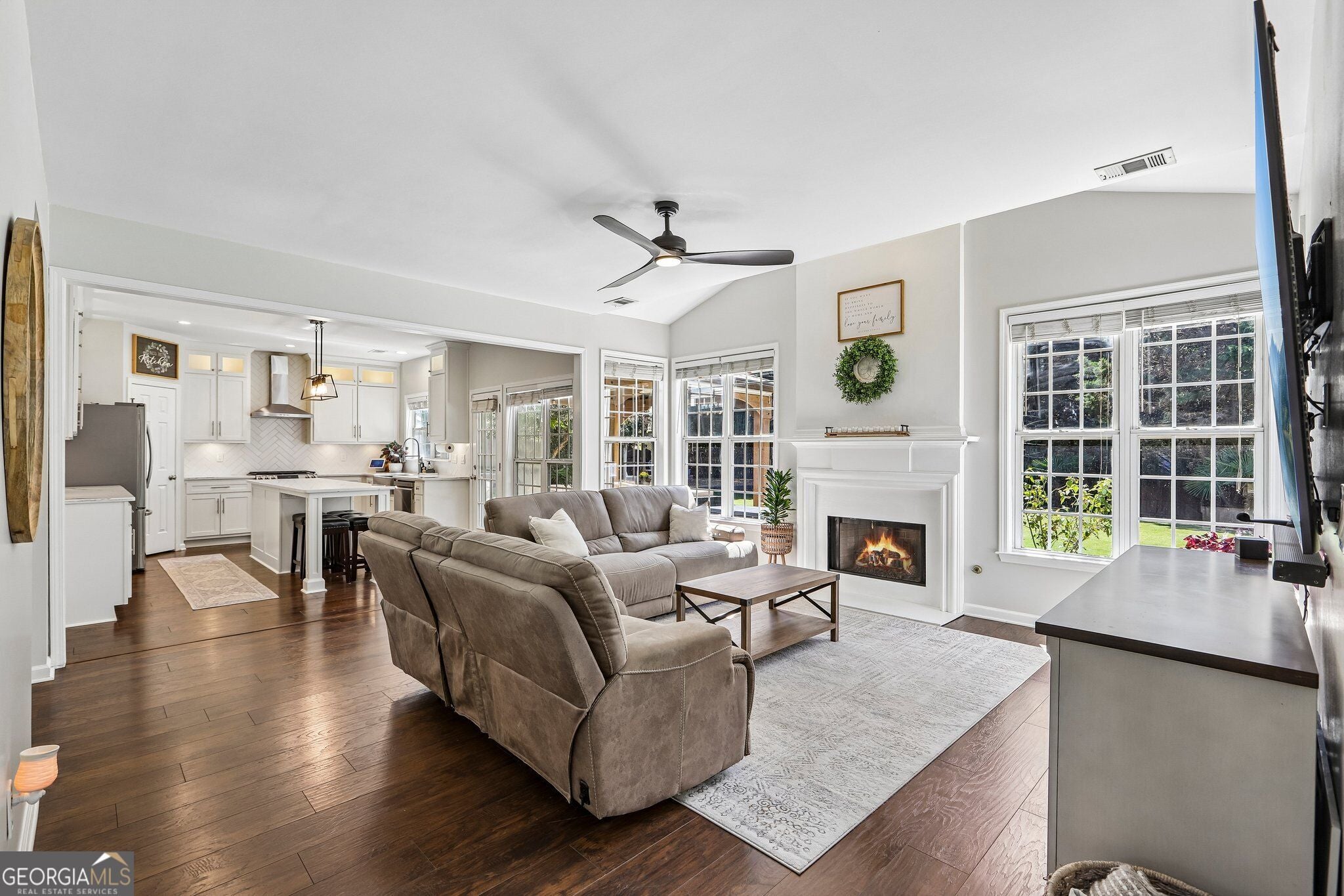 5052 Raventhorpe CT