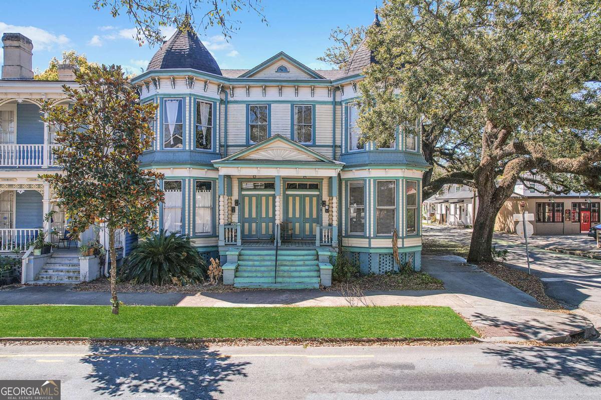 301-303 E Henry ST