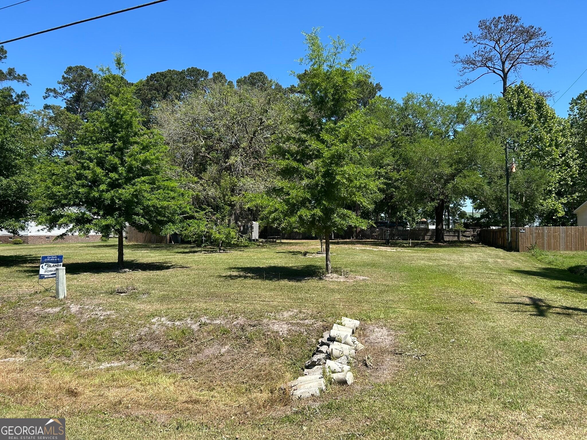 321 Carlyene DR