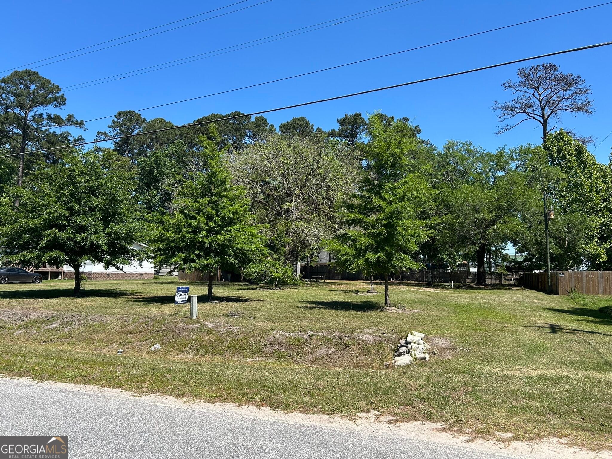 321 Carlyene DR