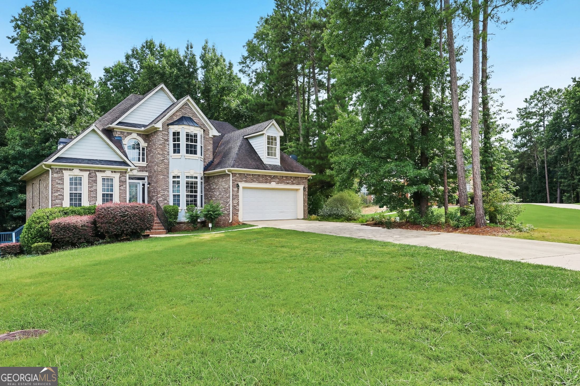 136 Lumby LN