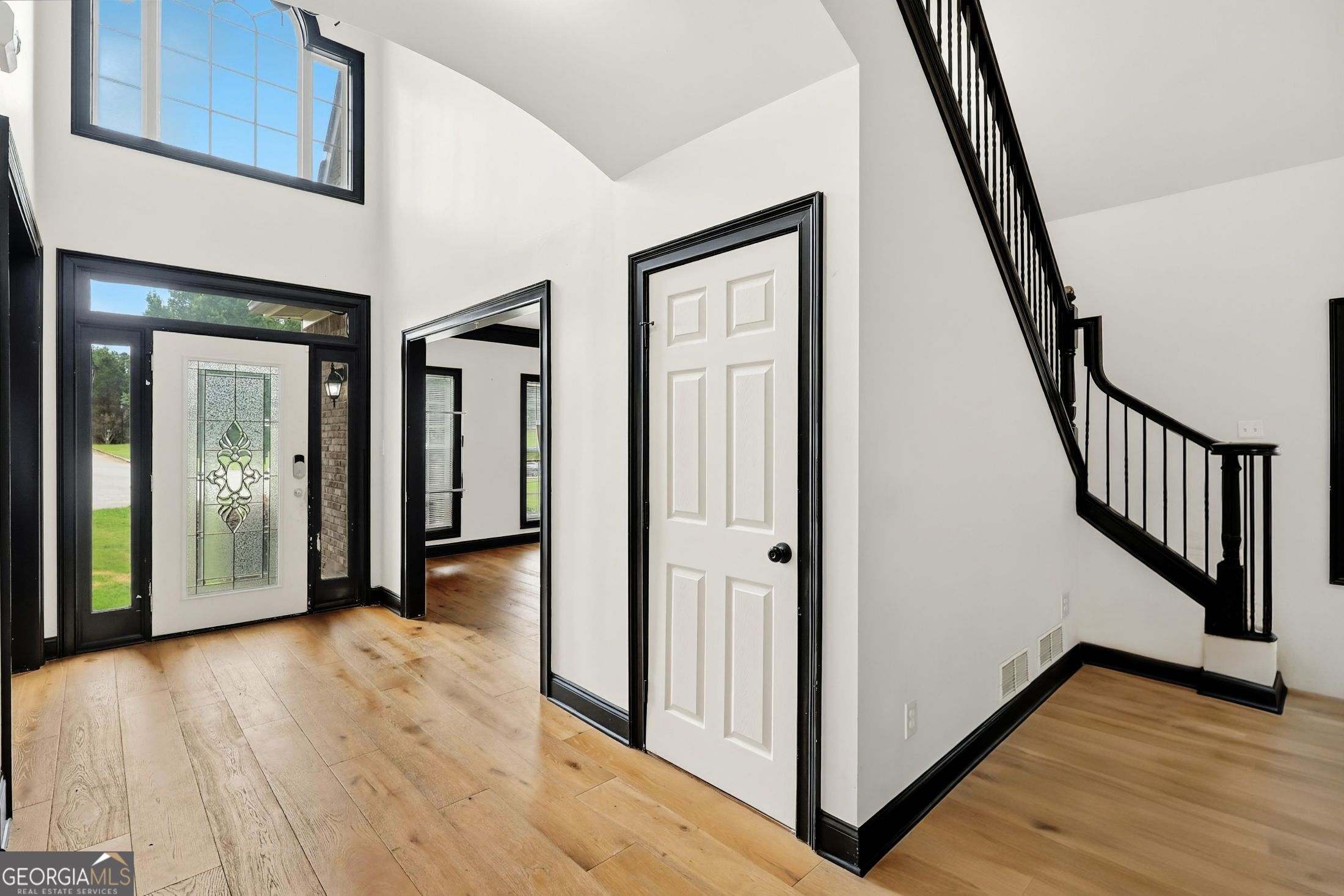 136 Lumby LN