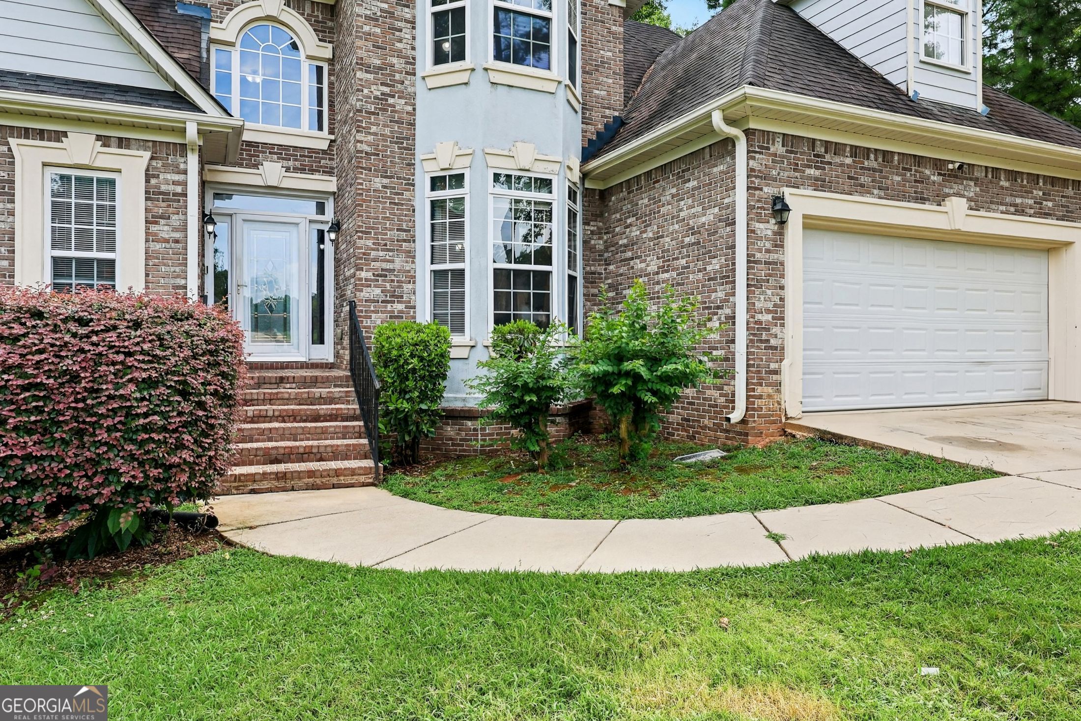 136 Lumby LN