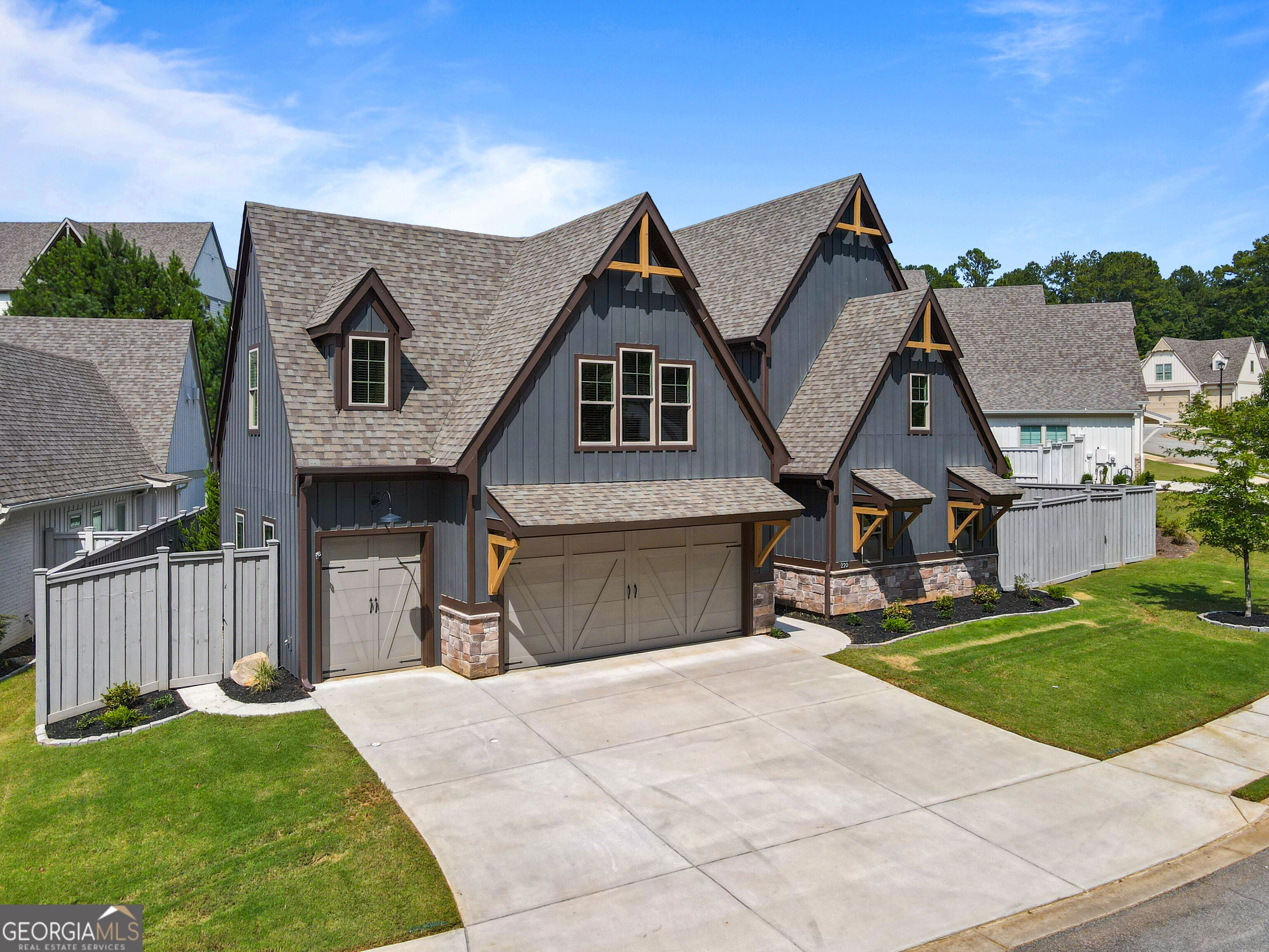 220 Arbor Garden CIR