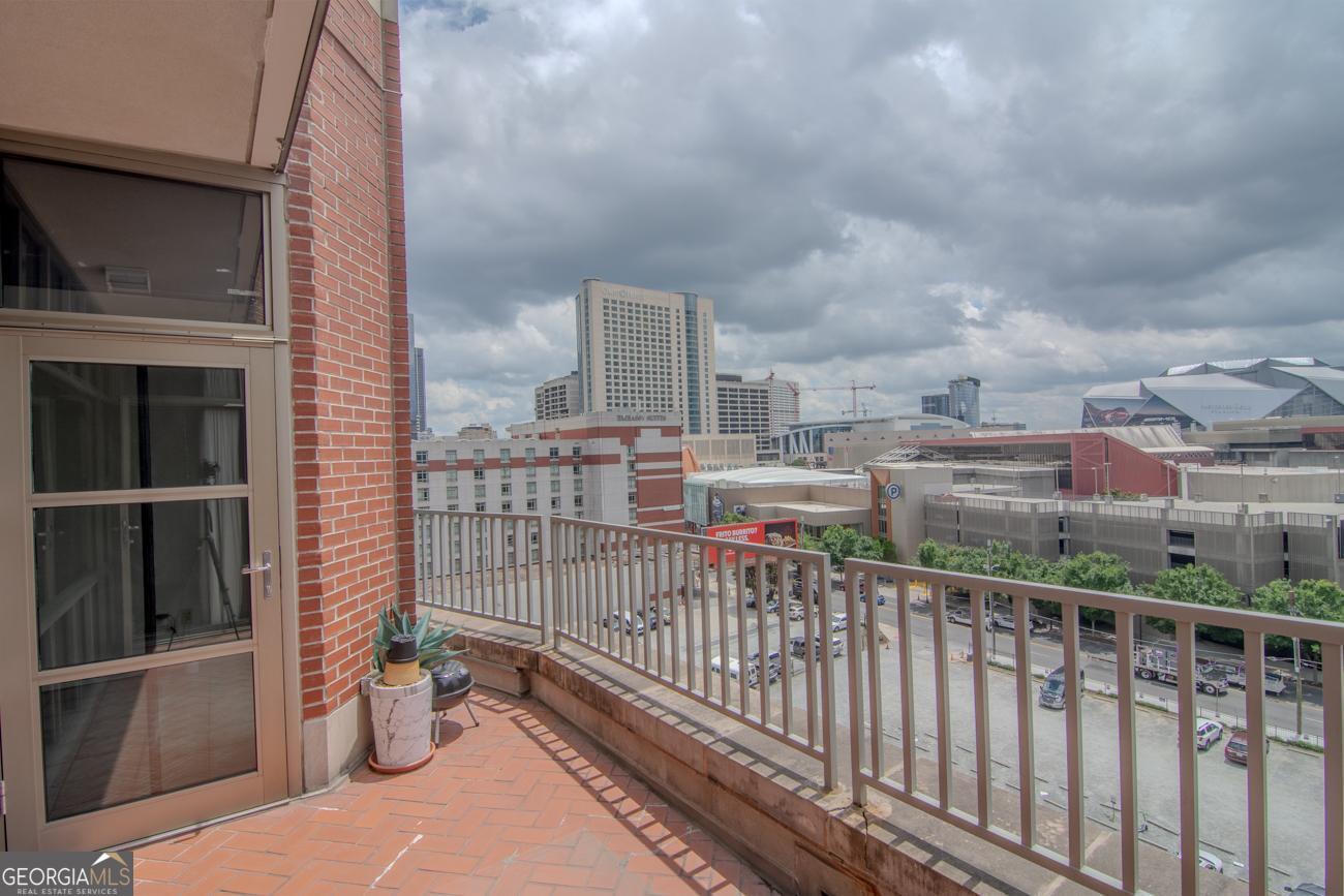 250 Park Avenue West NW 903