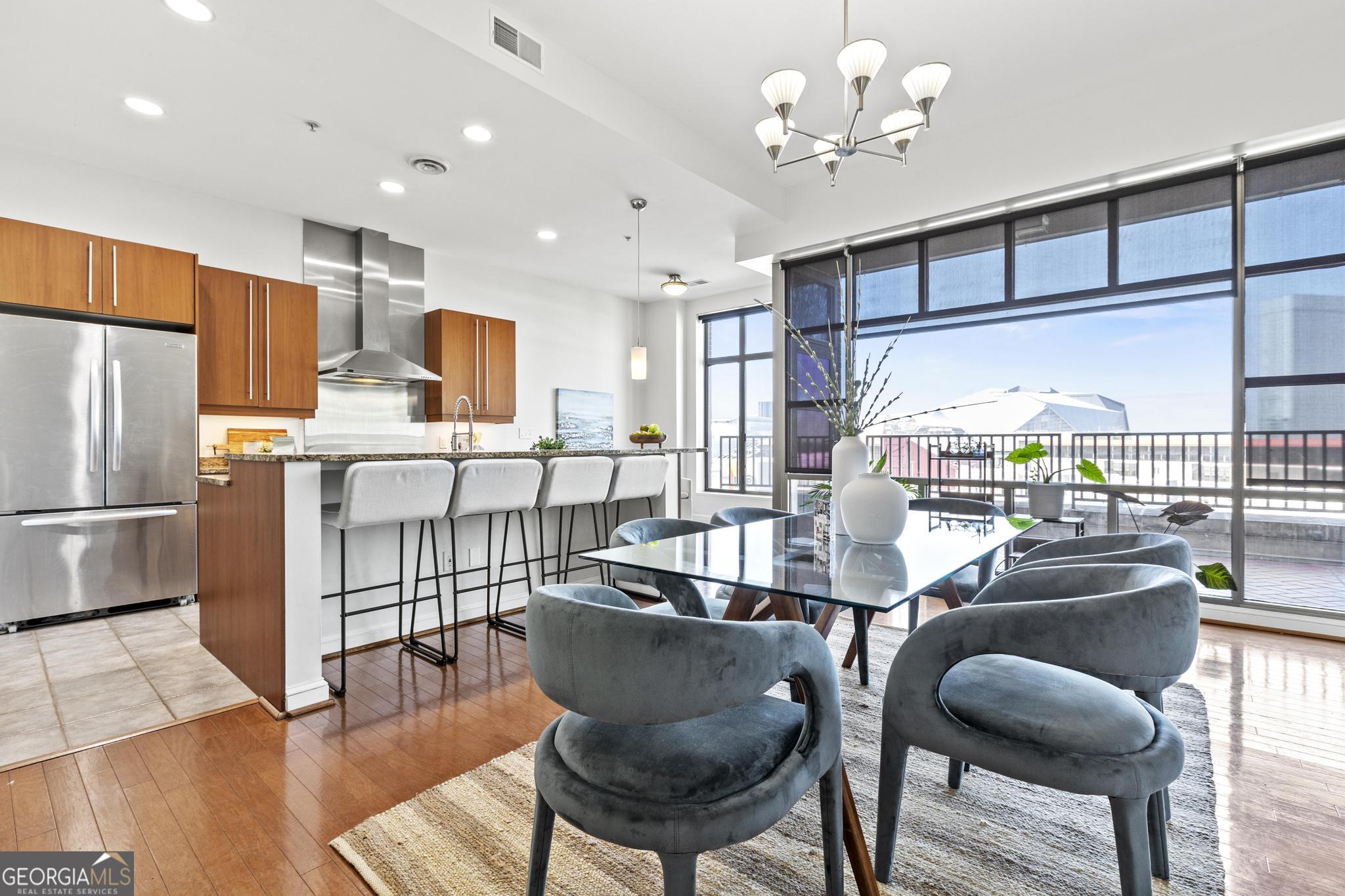 250 Park Avenue West NW 903