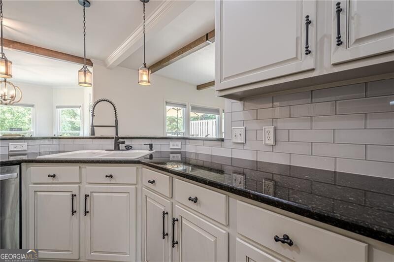 Canton, Georgia 30114, United States, 6 Bedrooms Bedrooms, ,5 BathroomsBathrooms,Residential,Active,173926